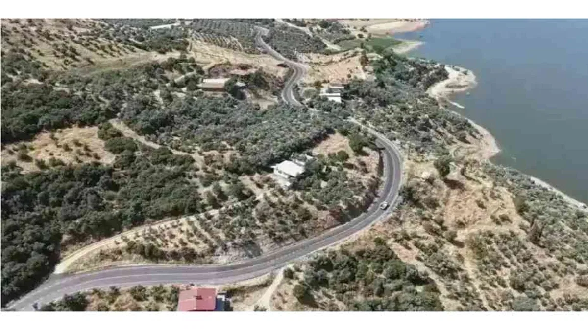 Beydağ’ın yıllardır beklediği yol hizmete açıldı