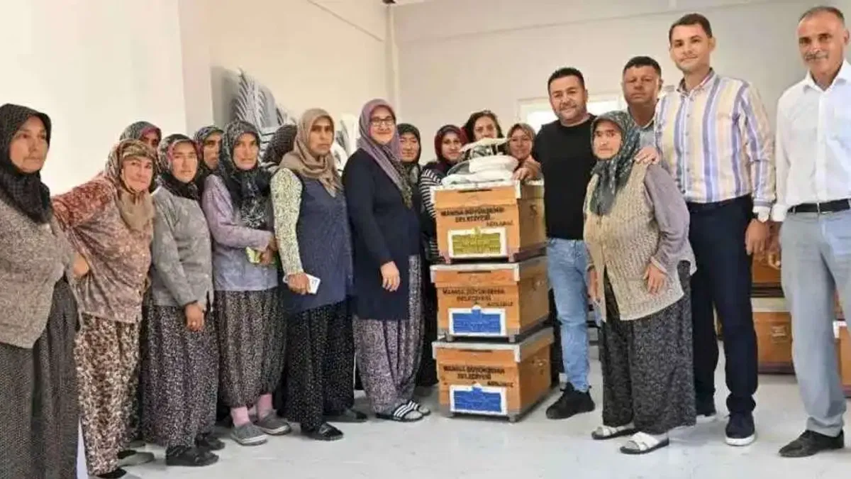 Manisa Kırkağaçlı kadınlara kovan desteği