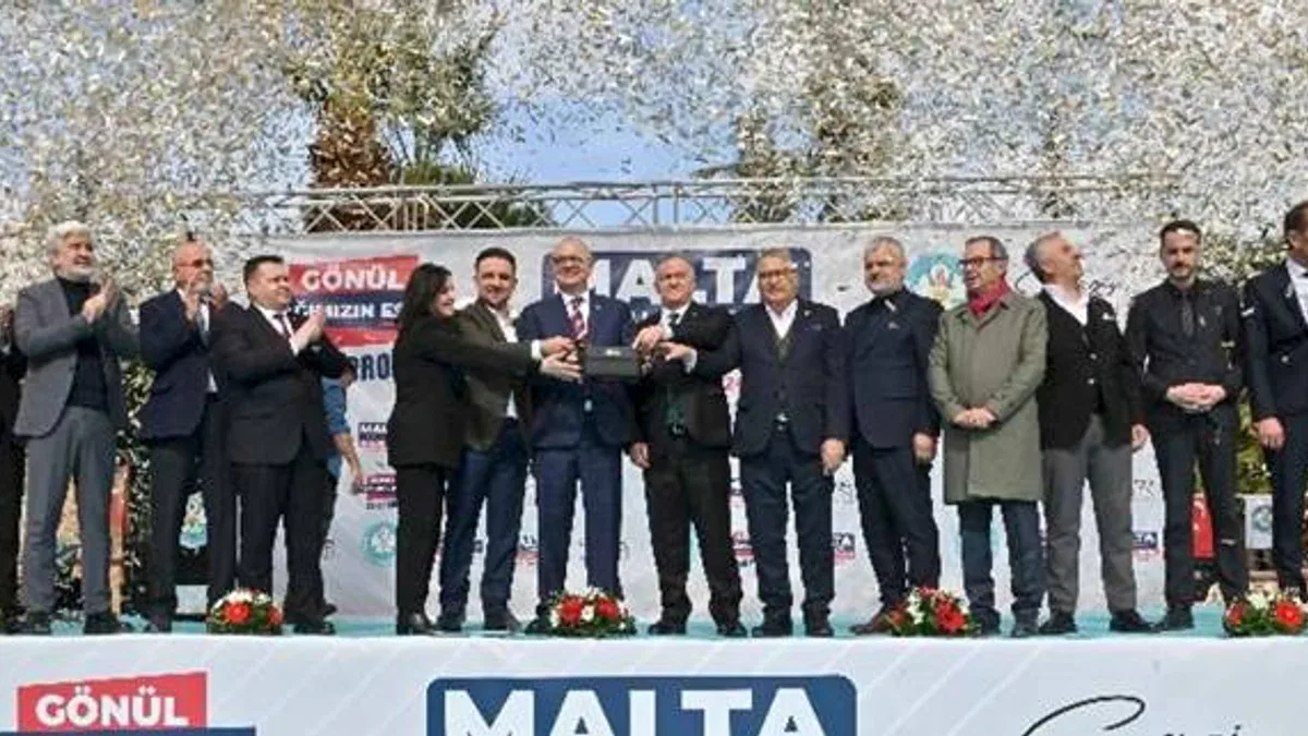 Manisa'da Malta Parkı Katlı Otoparkı’na temel