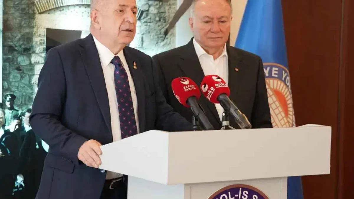 Prof. Dr. Özdağ: Köprü ve otoyolların 30 yıllığına satılması kabul edilemez