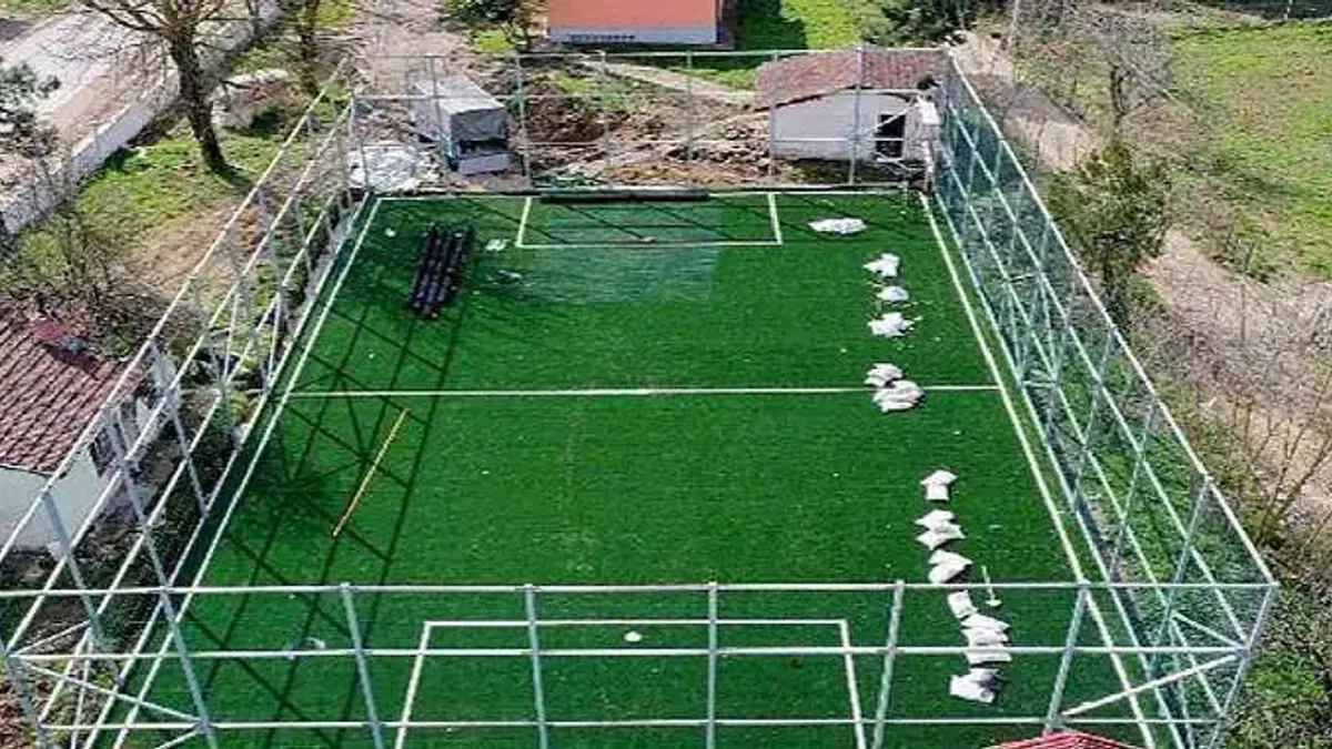 Büyükşehir, köylere futbol sahası kazandırıyor