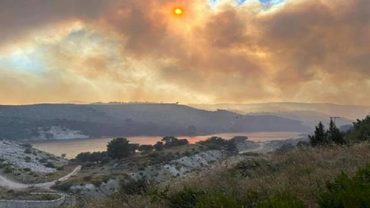 Manisa Saruhanlı'daki orman yangını geniş alana yayıldı