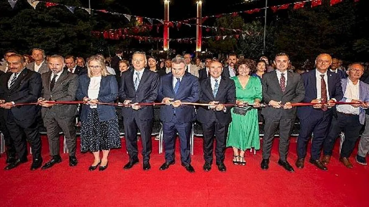 Soyer İEF'den gençlere seslendi: "Hiçbir yere gitmenize razı değiliz"