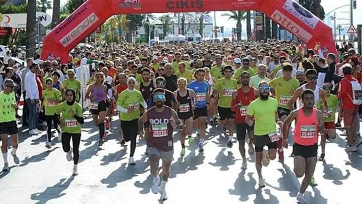 Karşıyaka tek yürek oldu, Zübeyde Anne'ye koştu!