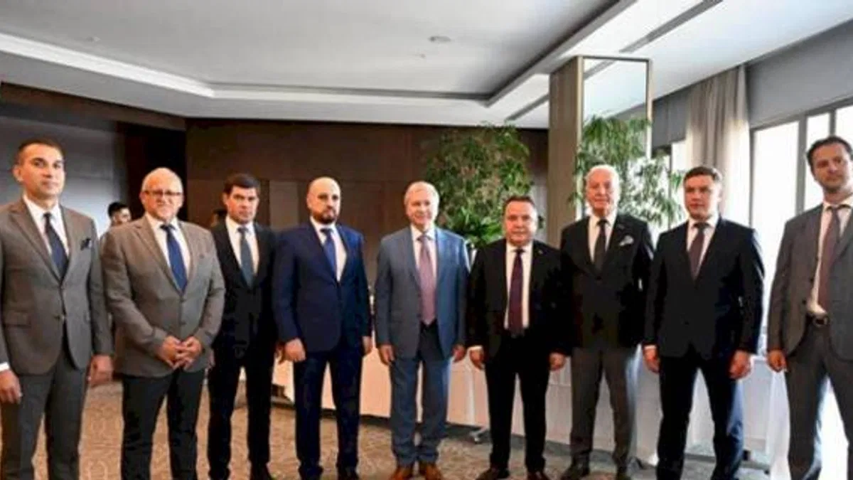 Moskova heyeti Antalyalı iş insanları ile buluştu