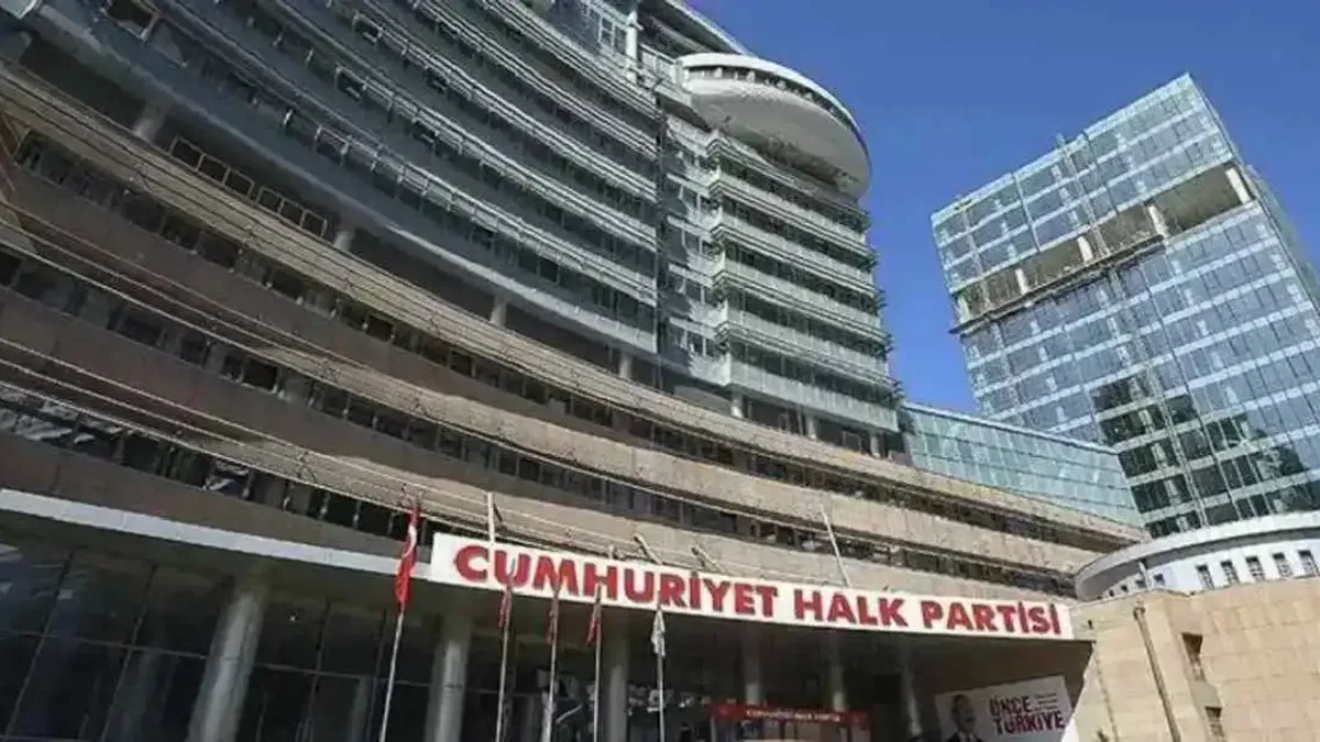 281 eski milletvekili CHP'den istifa etti