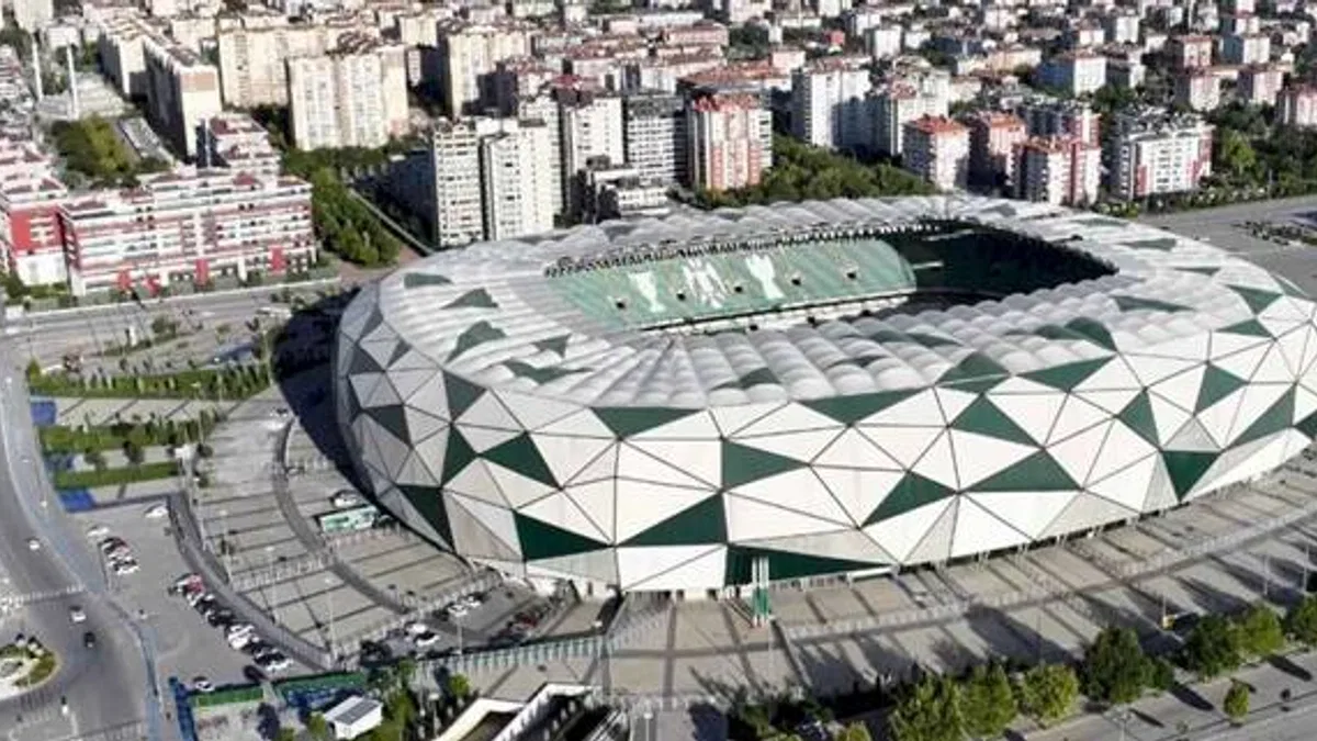 Konya Stadyumu Türkiye-İspanya maçına hazırlanıyor