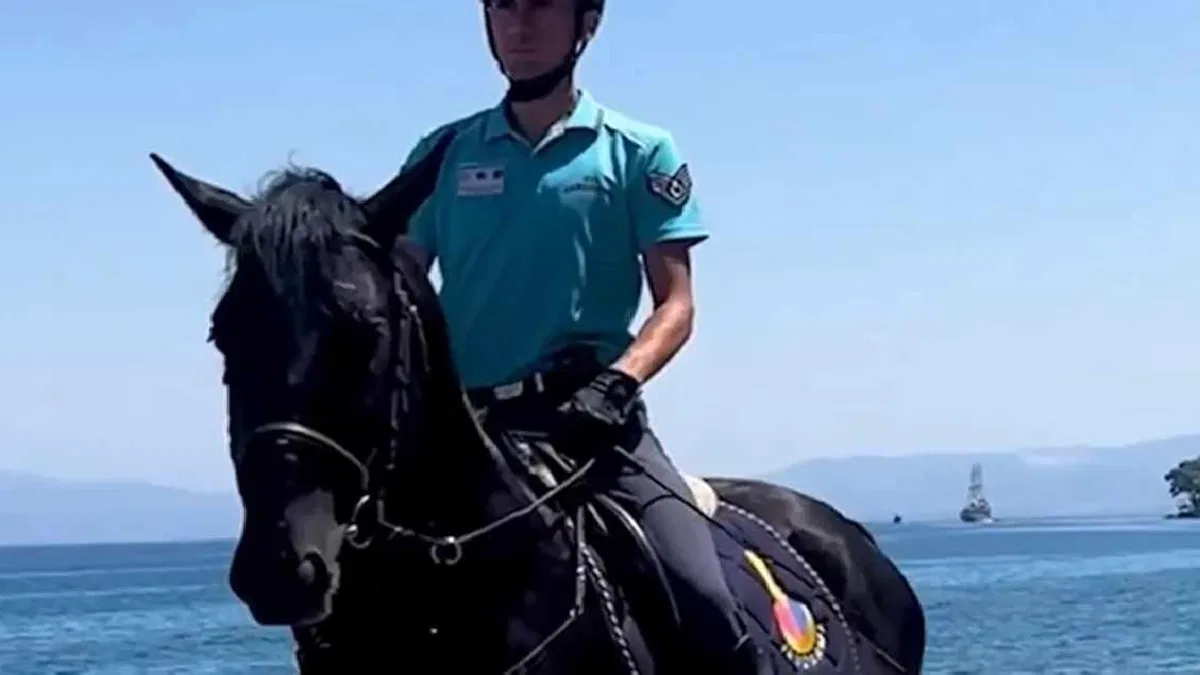 Atlı Jandarma Timleri Kuşadası'nda görevde
