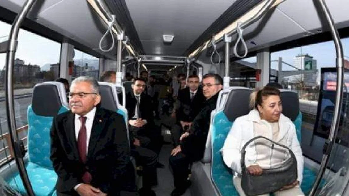 Kayseri'de yeni tramvay hattı hizmete başladı