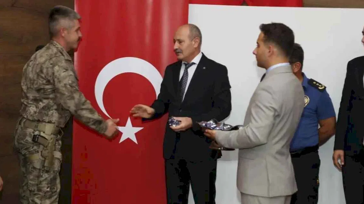 Bursa Emniyeti'nin başarılı personelleri ödüllendirildi