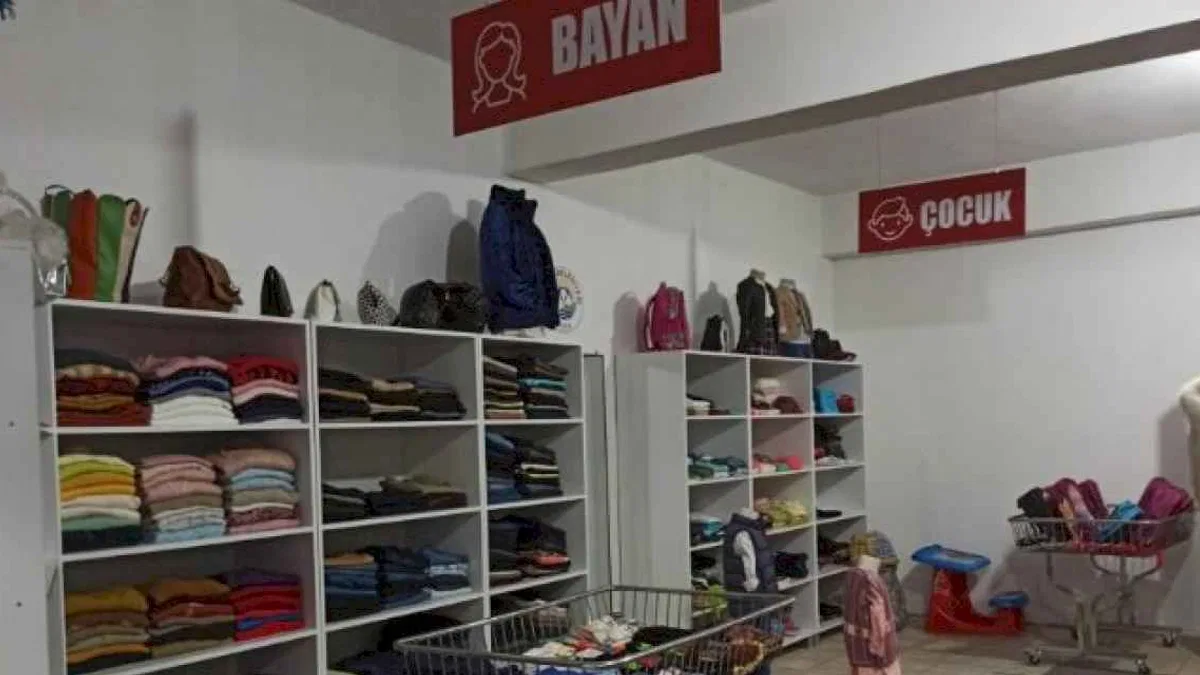 Keşan'da paylaşım mağazası hayırseverlerin desteği ile büyüyor