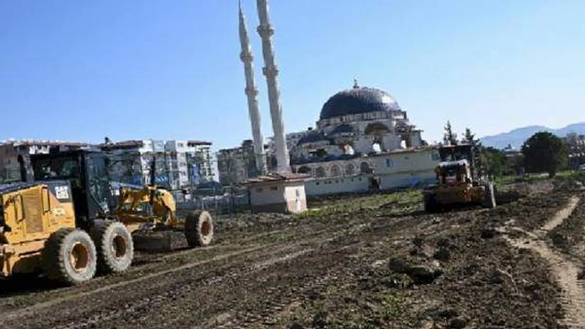 Bursa, Hatay'da barınma için kolları sıvadı