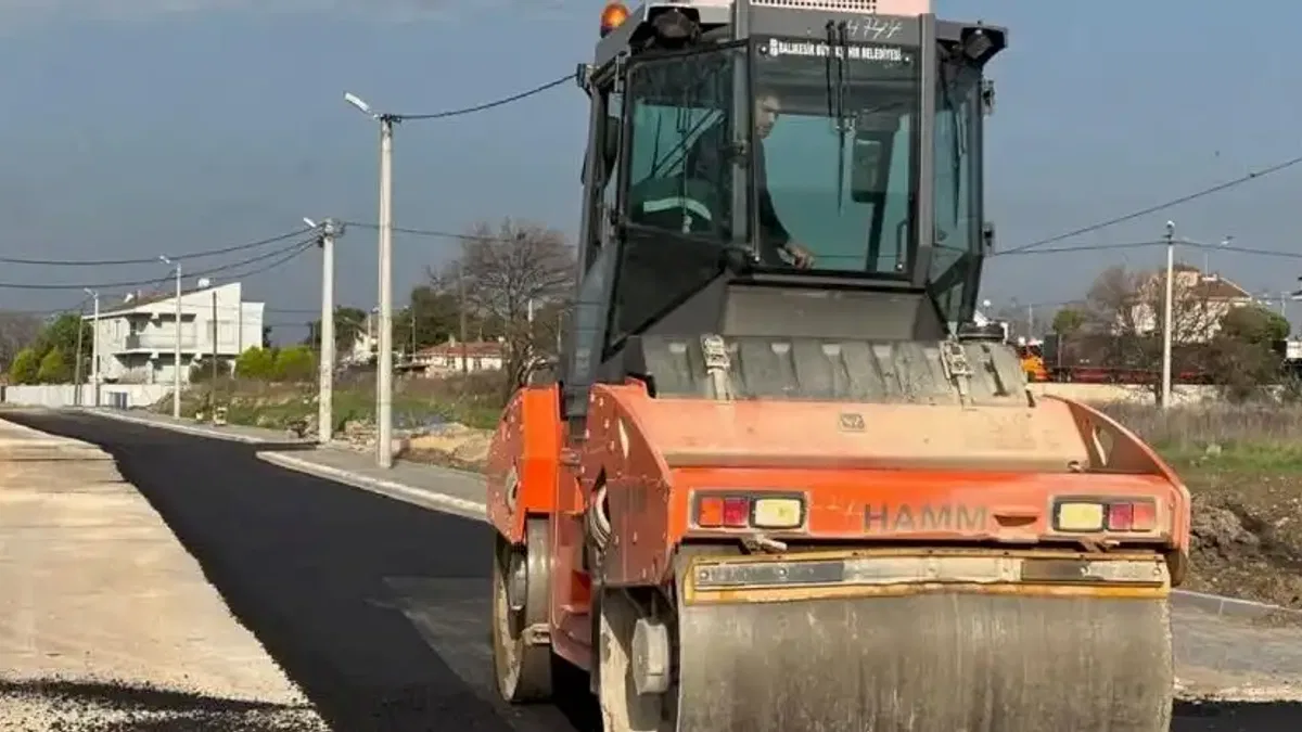 Balıkesir Büyükşehir’den yol yenileme seferberliği
