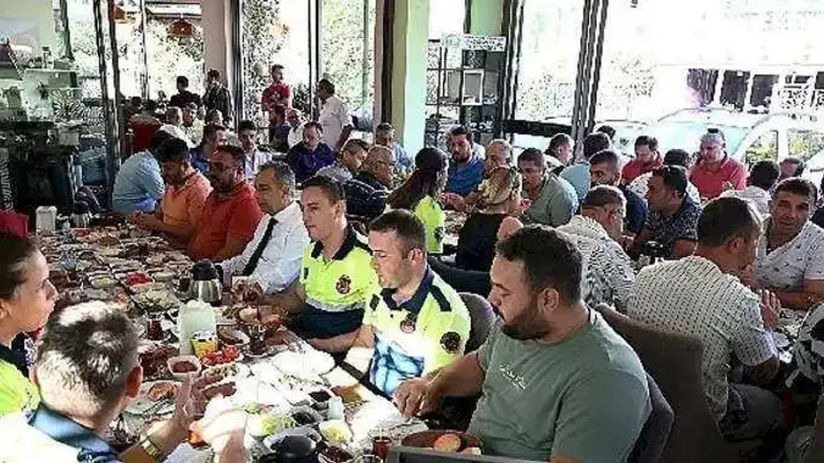 Şoförlere "İyi Dersler Şoför Amca" Eğitimi Verildi
