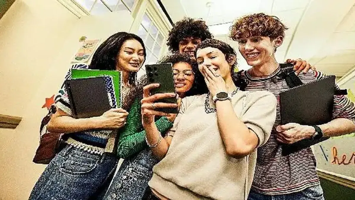 Samsung öğrenci ve öğretmenlere özel olarak akıllı telefon ve tablette Eylül ayı boyunca indirim uygulayacak