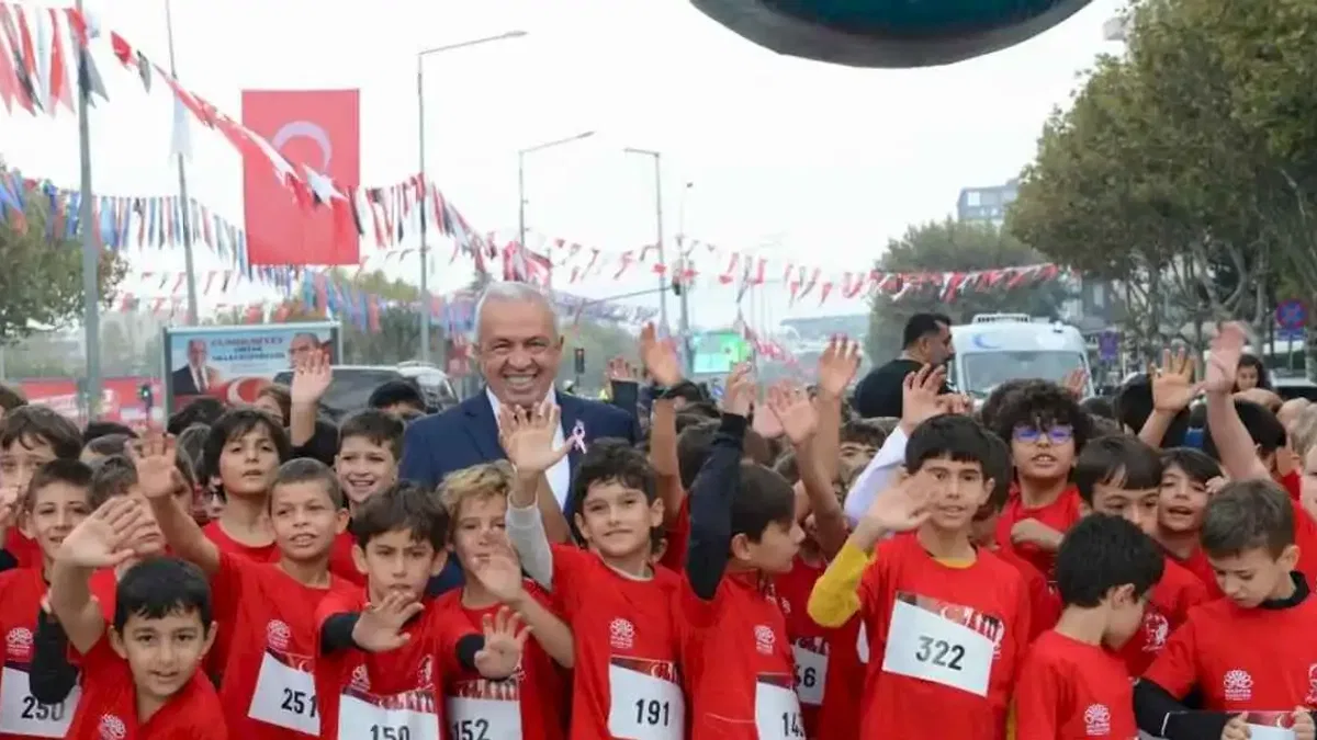 Nilüfer’de Binden Fazla Öğrenci Cumhuriyet İçin Koştu