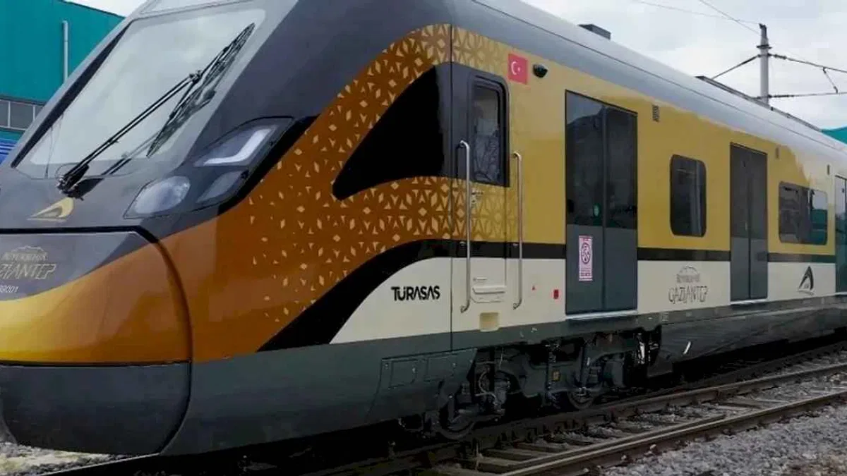 Milli Banliyö Treni'nde ilk set tamam... İlk set Sakarya'dan Gaziantep'e gidiyor
