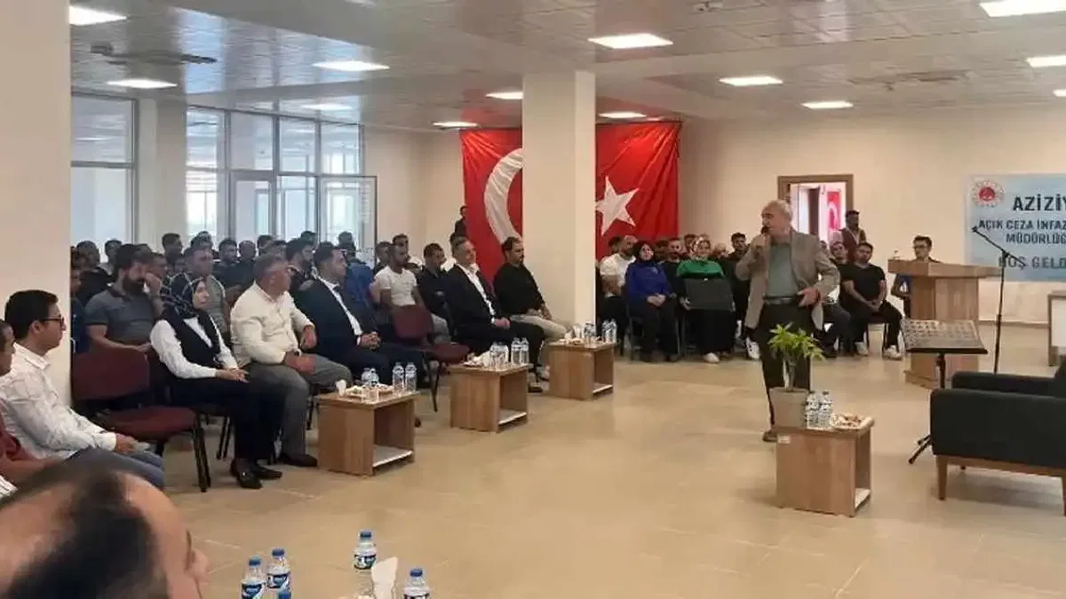 Şair-yazar Nurullah Genç, hükümlülerle 'şiir ve edebiyat' söyleşisinde buluştu
