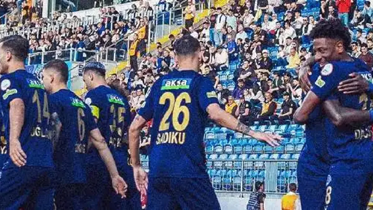Kasımpaşa 2-1 Beşiktaş (Maç Sonucu) Beşiktaş sezonu yenilgiyle kapattı!