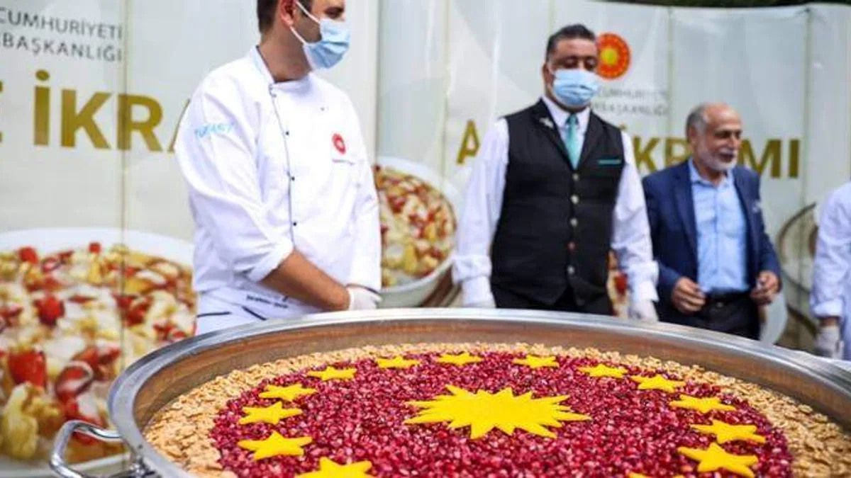 Cumhurbaşkanlığınca Darülaceze'de aşure ikramı yapıldı