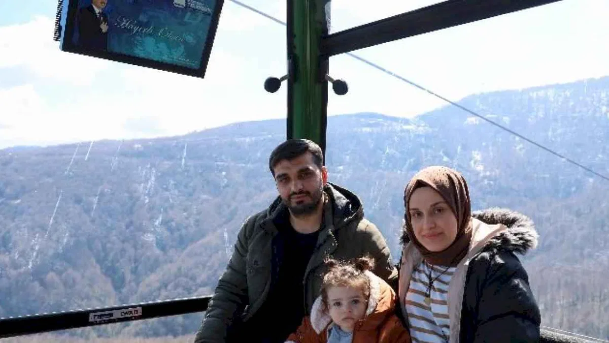Kartepe'de teleferiğin ilk yolcusu 1 yaşındaki Mila bebek
