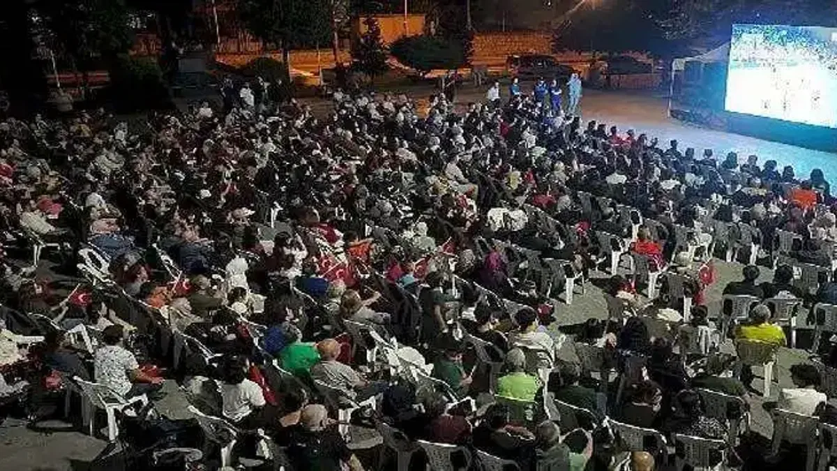 Voleybolda Milli Destanın coşkusu Gölcük Anıtpark'ı sardı