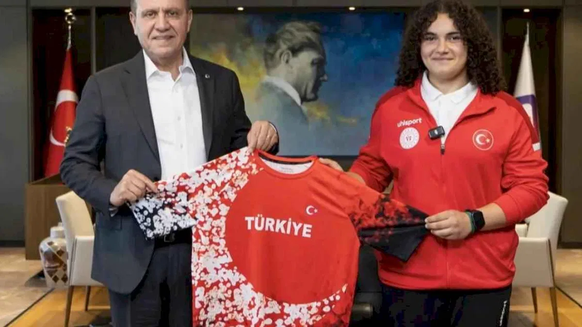 Dünya 2.’si kır çiçeği Nidanur’dan Başkan Seçer’e ziyaret