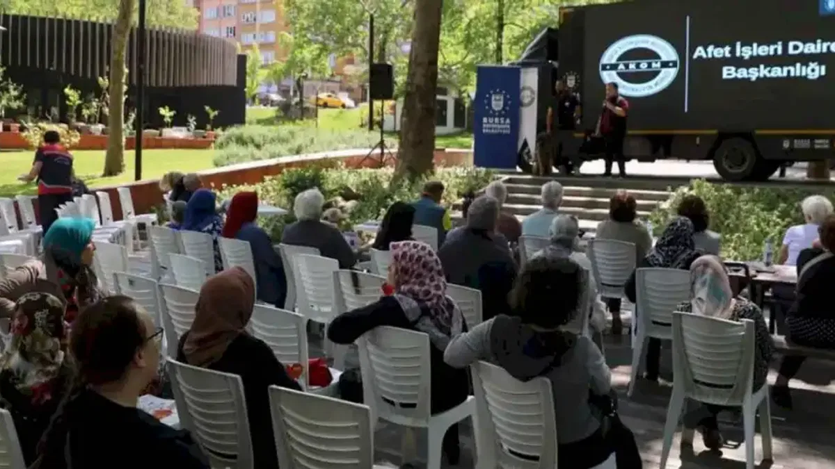 Bursa'dan mahallelerde 'halk sağlığı ve afet bilinci' eğitimi