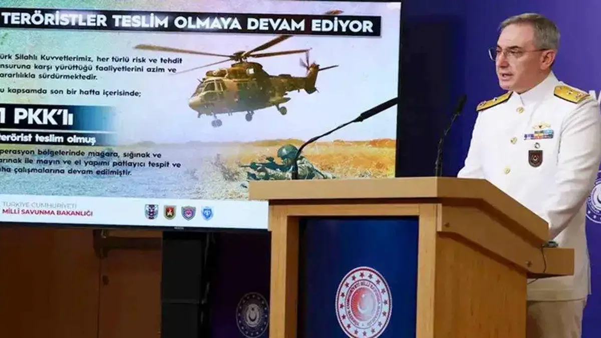 Teröristler teslim olmaya devam ediyor... Hudutlarda 490 kişi yakalandı