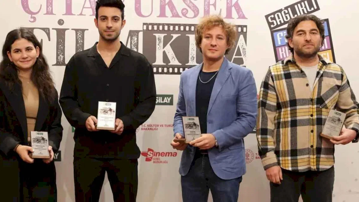 Yeşilay'ın 'Sağlıklı Fikirler' kısa filmleri ödüllendirildi