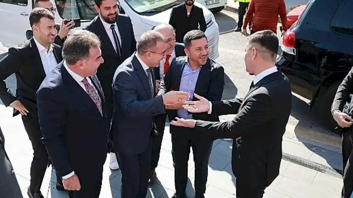 Türkmenistan'ın Ankara Büyükelçisi Mekan İshanguliyev, Belediye Başkanı Arı'yı Ziyaret Etti