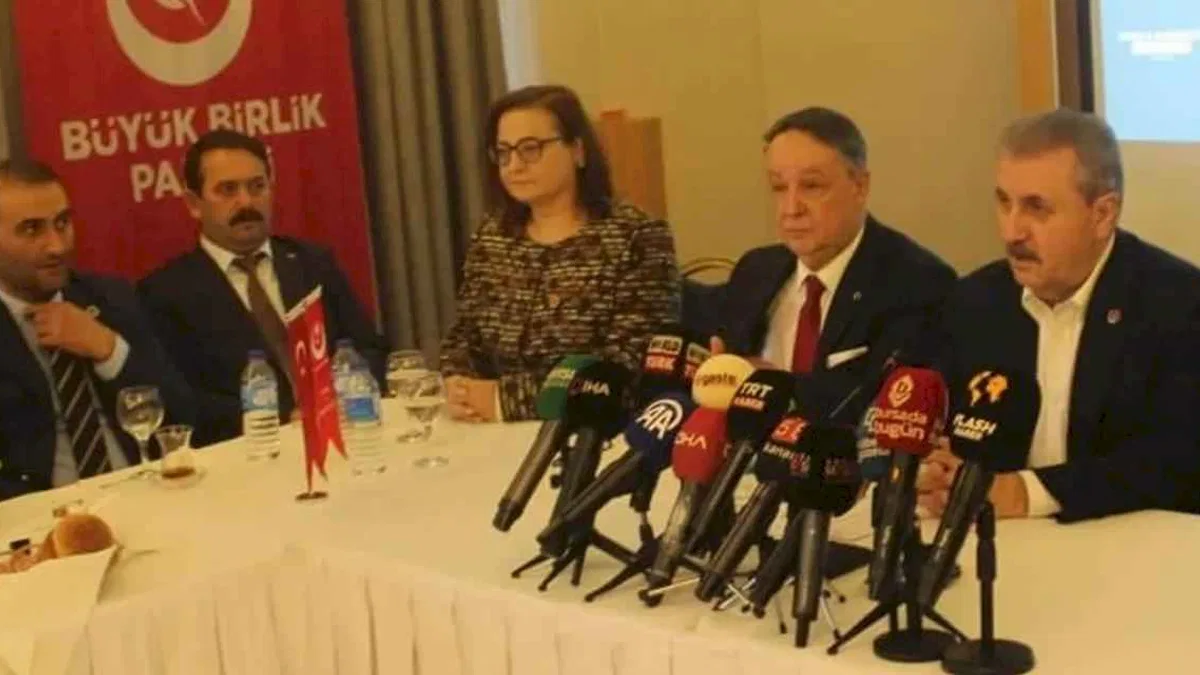 Destici: 2025'ten sonra gelecek erken seçim çağrılarına 'evet' demeyeceğiz