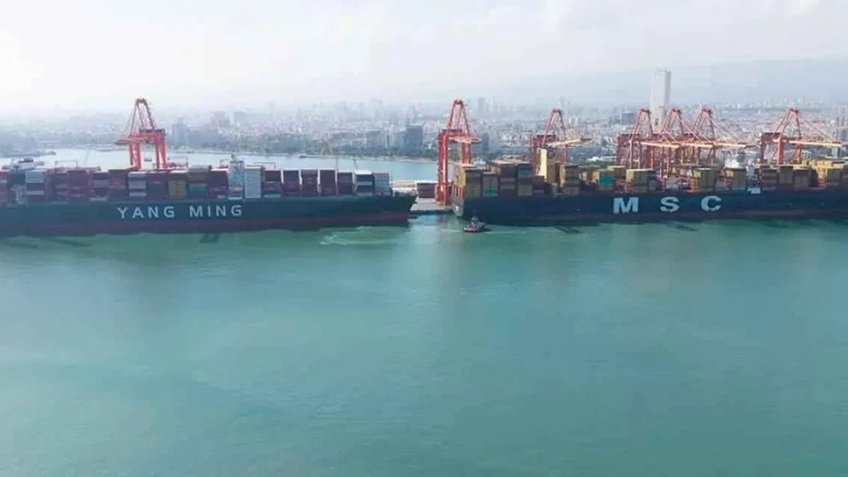 Mersin'in yeni terminali 400 metrelik mega gemiyi karşıladı