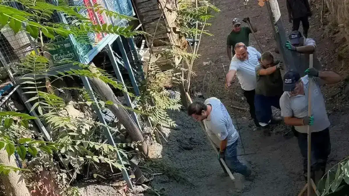 İzmir Efes Selçuk'ta derede altyapı çalışması