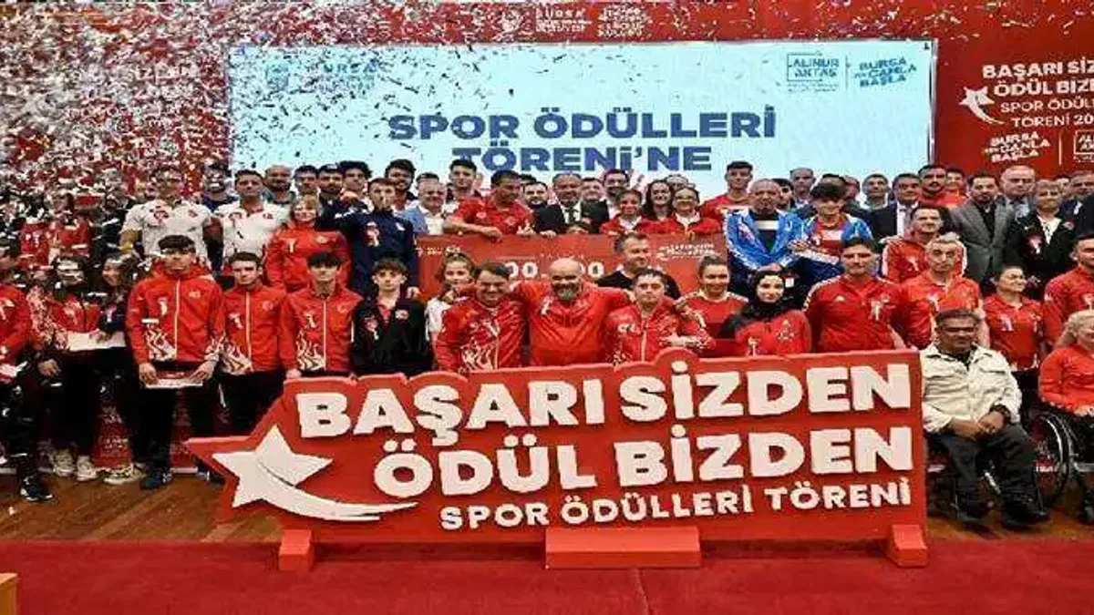 Bursa'da sporun yıldızlarına ödül yağdı