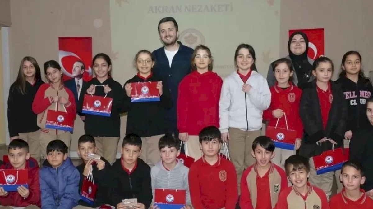 Trabzon’da çocuklara “Akran Nezaketi” eğitimi