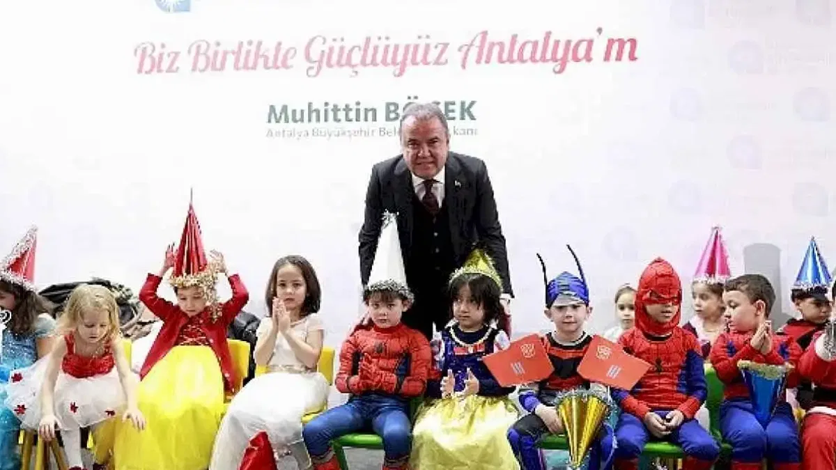 Antalya Büyükşehir Belediye Başkanı Muhittin Böcek kreş sayısını 19'a çıkartacak