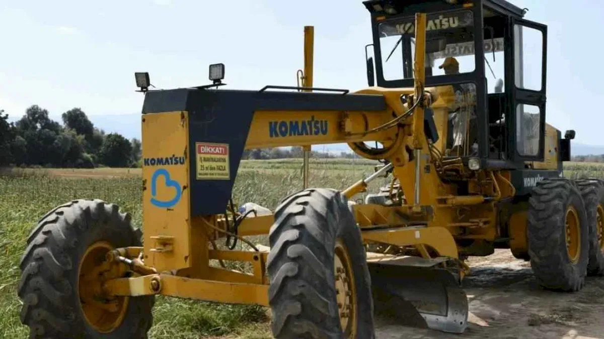 Balıkesir’de tarla ve zeytinlik yollarına Büyükşehir dokunuşu