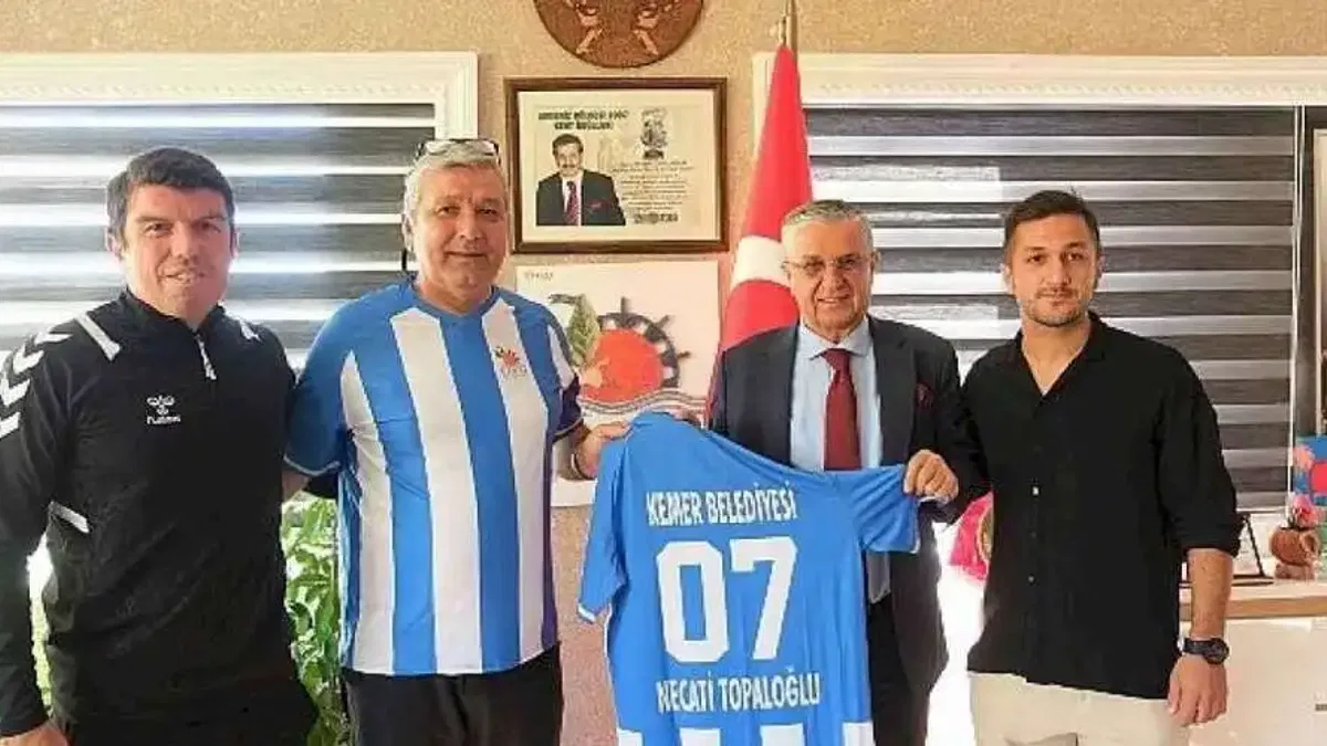 Kemer Belediye Merkez Spor'dan Başkan Topaloğlu'na ziyaret