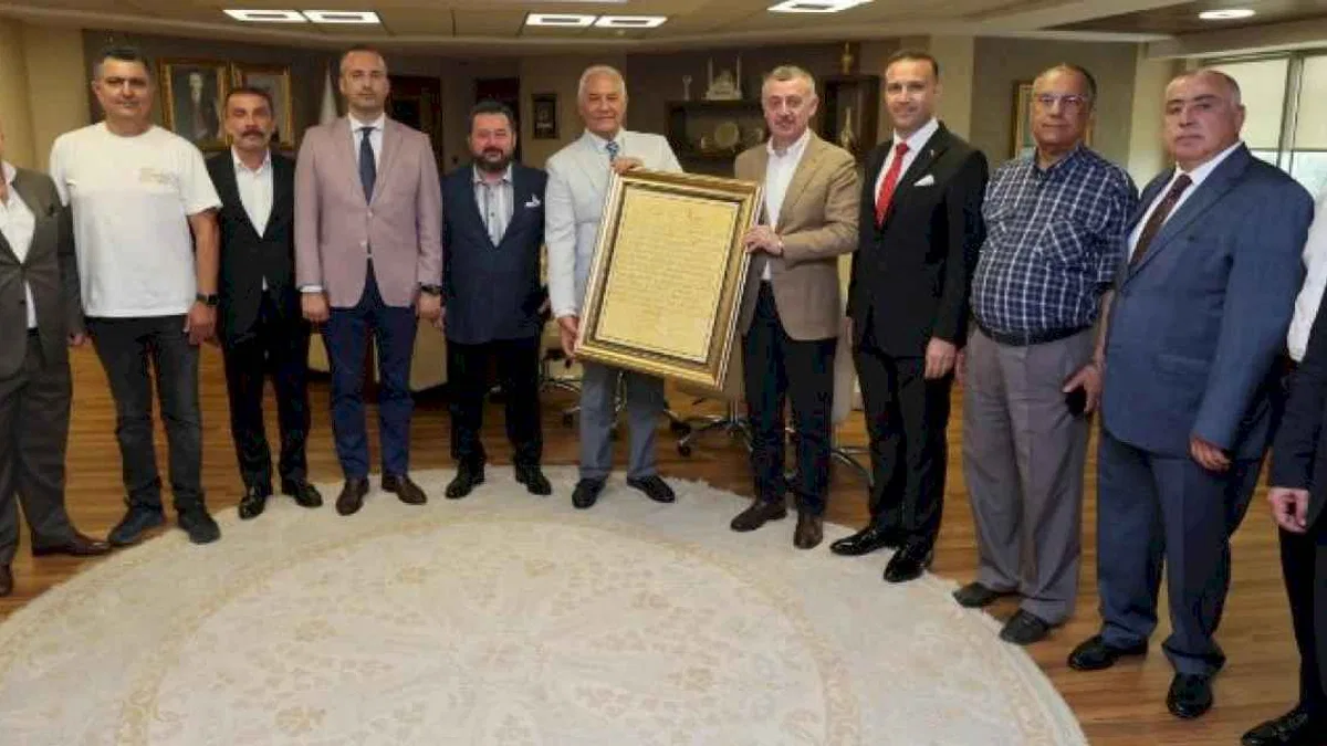 Başkan Büyükakın: “Dünya soykırımları canlı canlı izliyor”