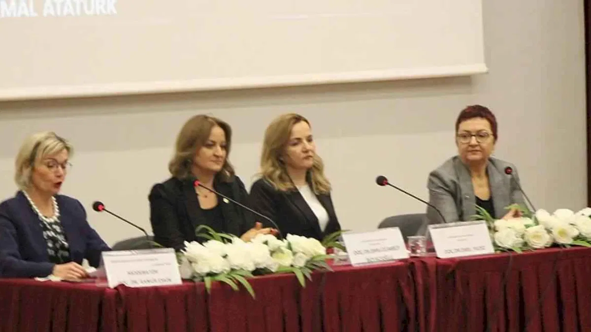 Uzunköprü’de 'Güçlü Kadınlar' paneli