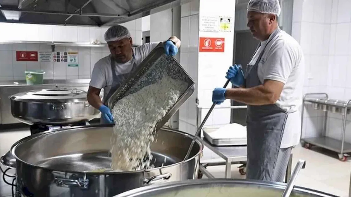 Antaya Alanya Aşevi’nden günde 2 öğün sıcak yemek