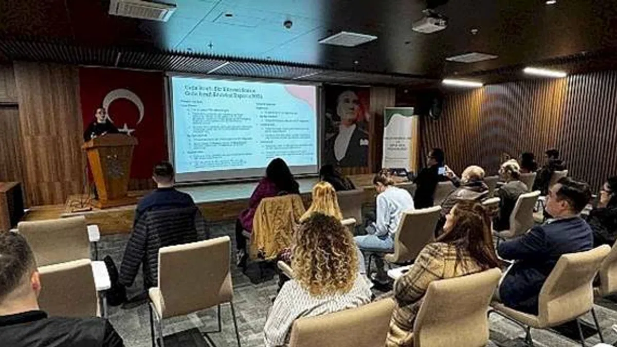 Bakırköy Belediyesi'nden 'Gıdayı Atma, Dünyayı Renklendir' Programı