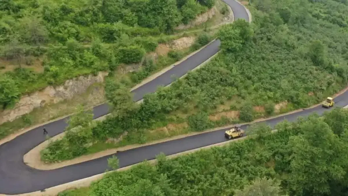 Ordu’da Gürgentepe-Gölköy bağlantı yoluna sıcak asfalt