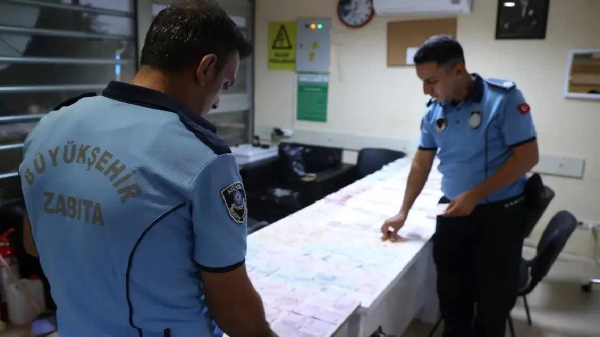 Antalya’da dilencilik yapan şahıstan 17 bin lira çıktı