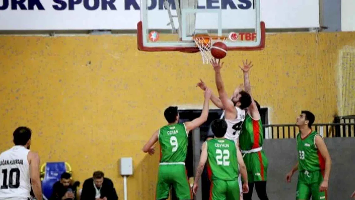 Sakarya Büyükşehir Basketbol farklı kazandı