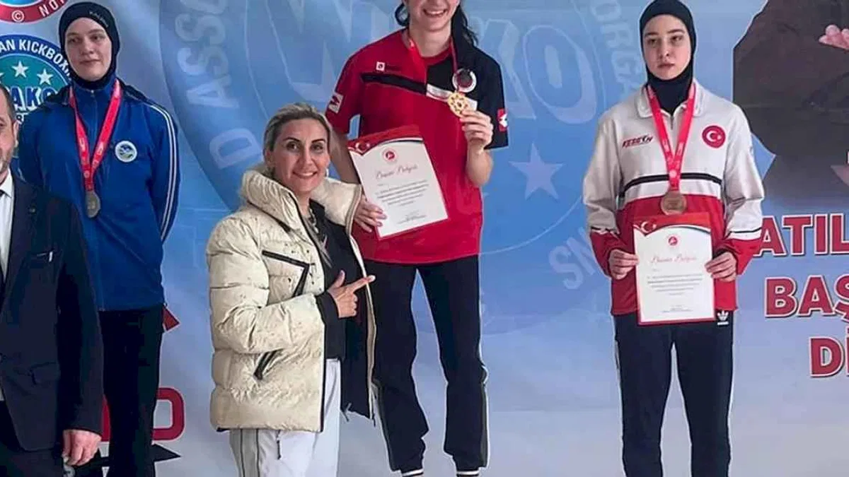 Sakaryalı kick boksçular 4 madalyayla damga vurdu