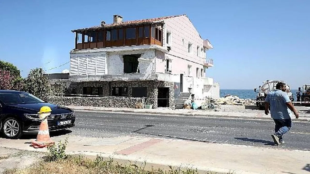 Narlıdere'de imara aykırı yapılarla mücadele sürüyor