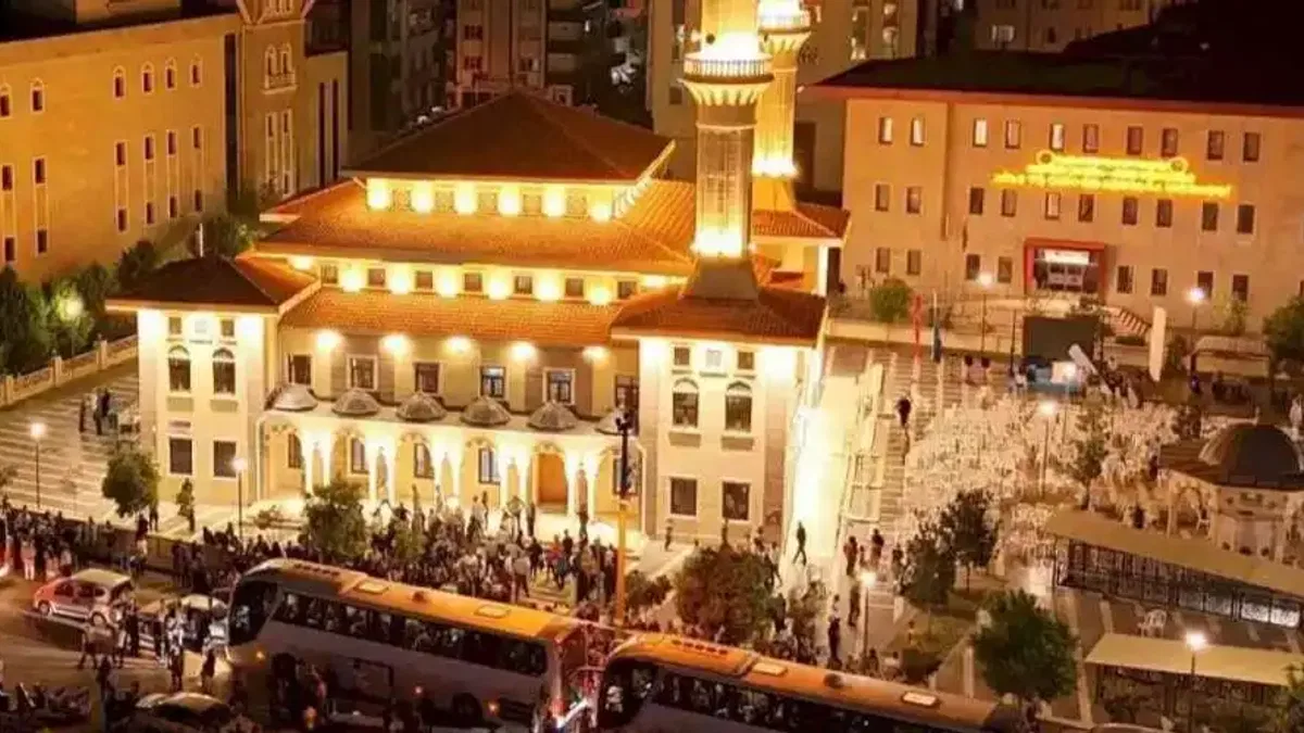 Gaziantep’ten Umre’ye gidecek ilk kafile uğurlandı