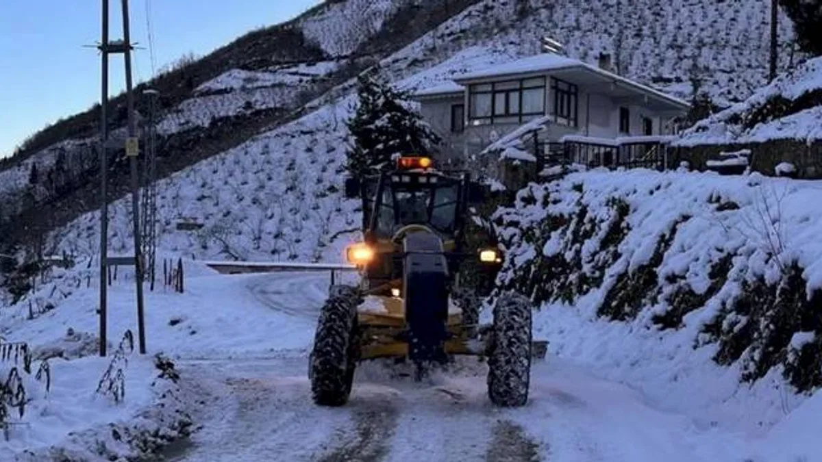 Trabzon'da yoğun kar mesaisi! Tüm yollar açıldı